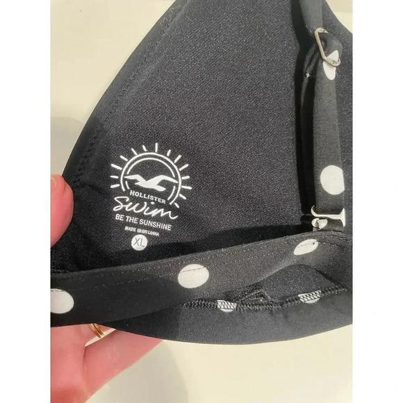 Hollister Swim Black and‎ White Polka Dot Triangle Bikini Top - Picture 7 of 7